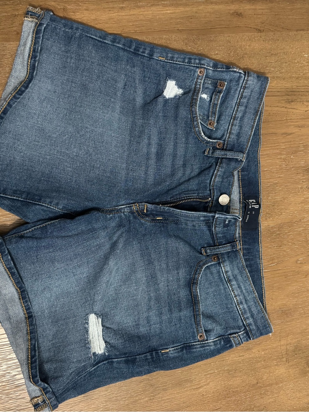 Women’s gap factory denim shorts size 27